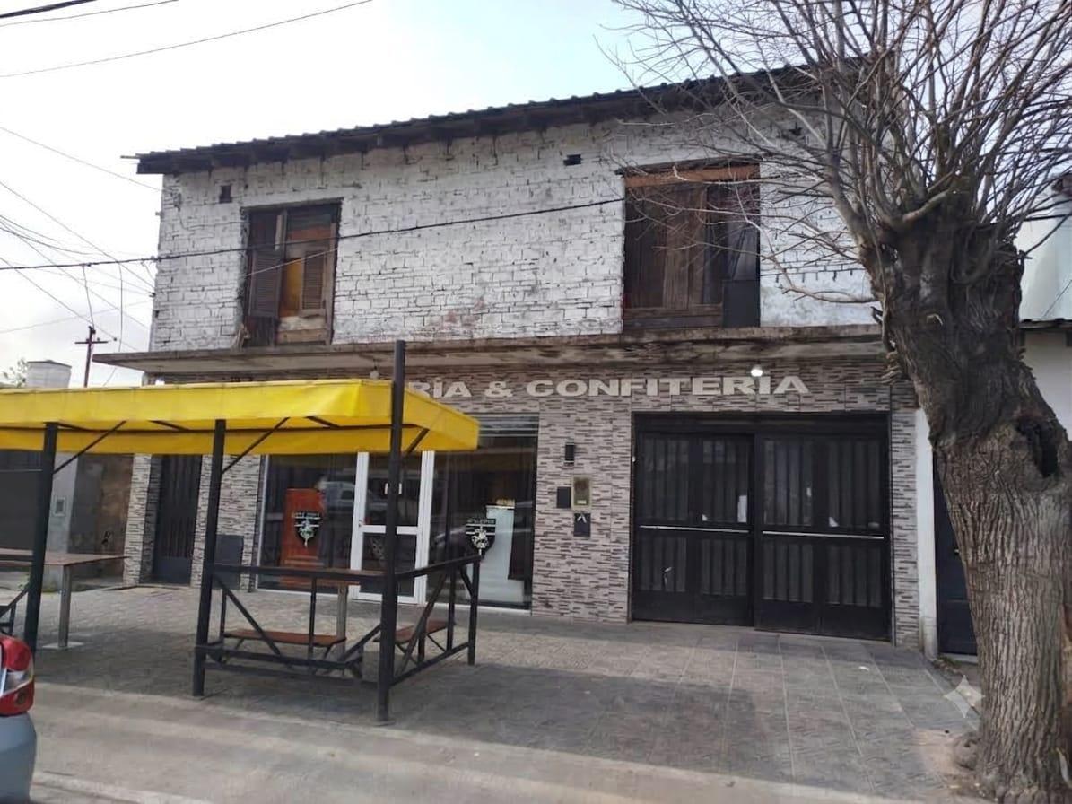 Foto de la propiedad en AV. 60 e/ 148 y 149, Los Hornos, La Plata