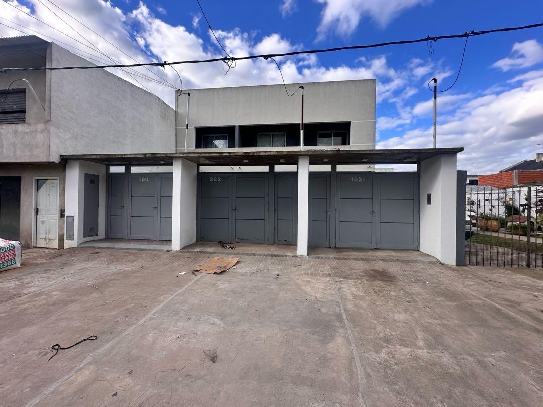 Foto de Duplex venta 2 dormitorios La Plata Apto banco, imagen 1