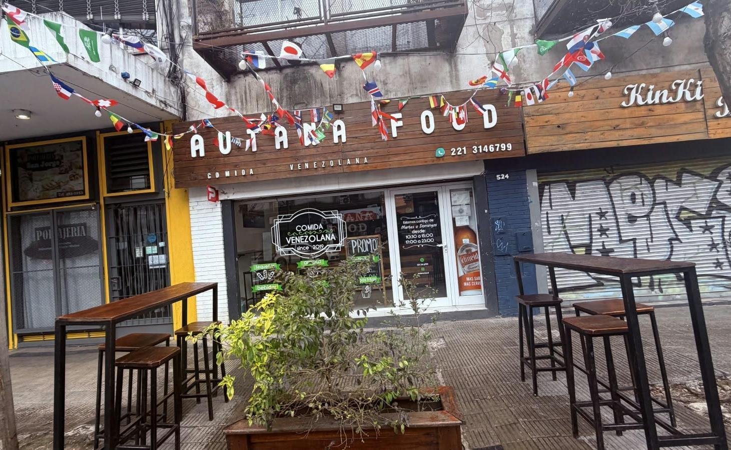 Foto de VENTA DE DOS FONDOS DE COMERCIO EN ZONA PLAZA ITALIA, imagen 2