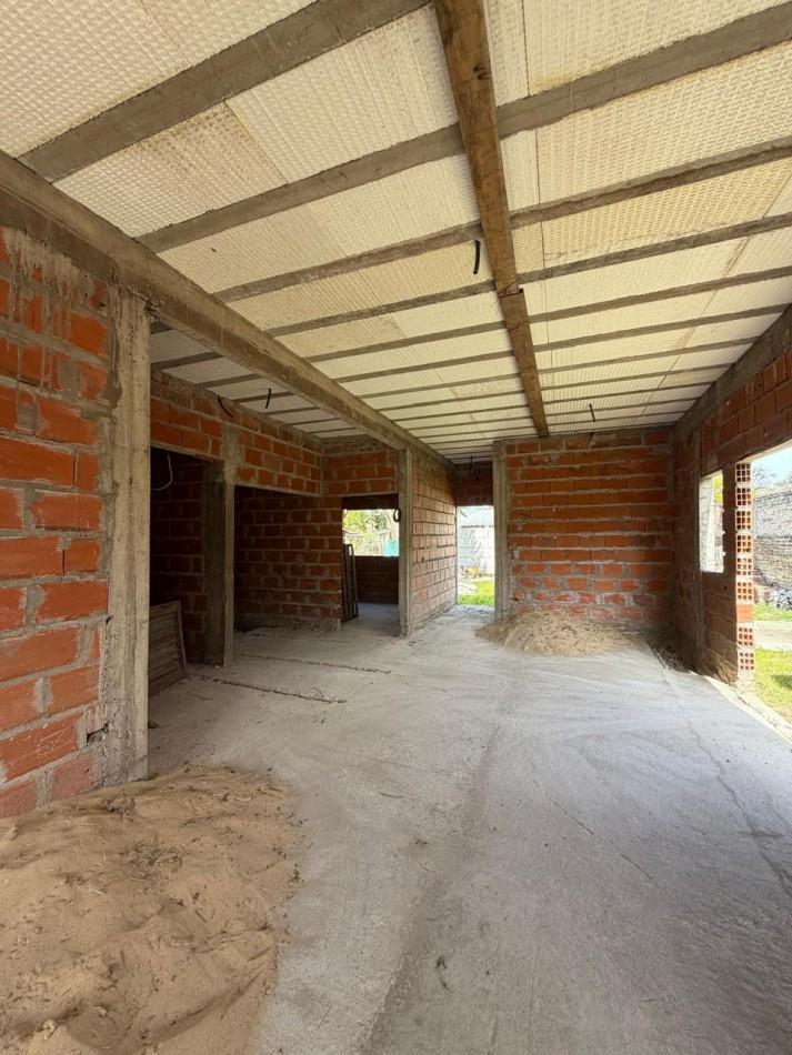Foto de ¡OPORTUNIDAD UNICA! LOTE CON MEJORAS A METROS DE LA AVENIDA PRINCIPAL, imagen 4