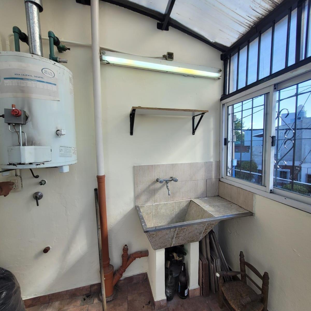 Foto de DPTO DE 3 AMB EN VENTA SOBRE AV. H. YRIGOYEN ESQ. BRADLEY - CON TERRAZA, imagen 5