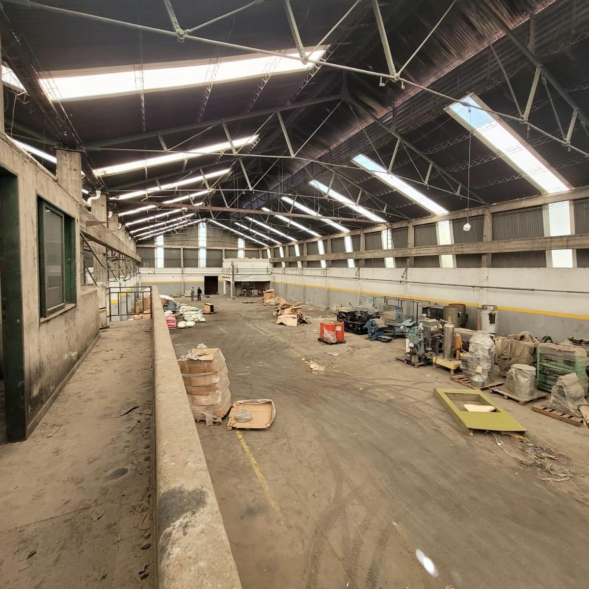 Nuevo Valor! Se Vende Predio de 8000 m con Dos Naves - P. Industrial Burzaco 4