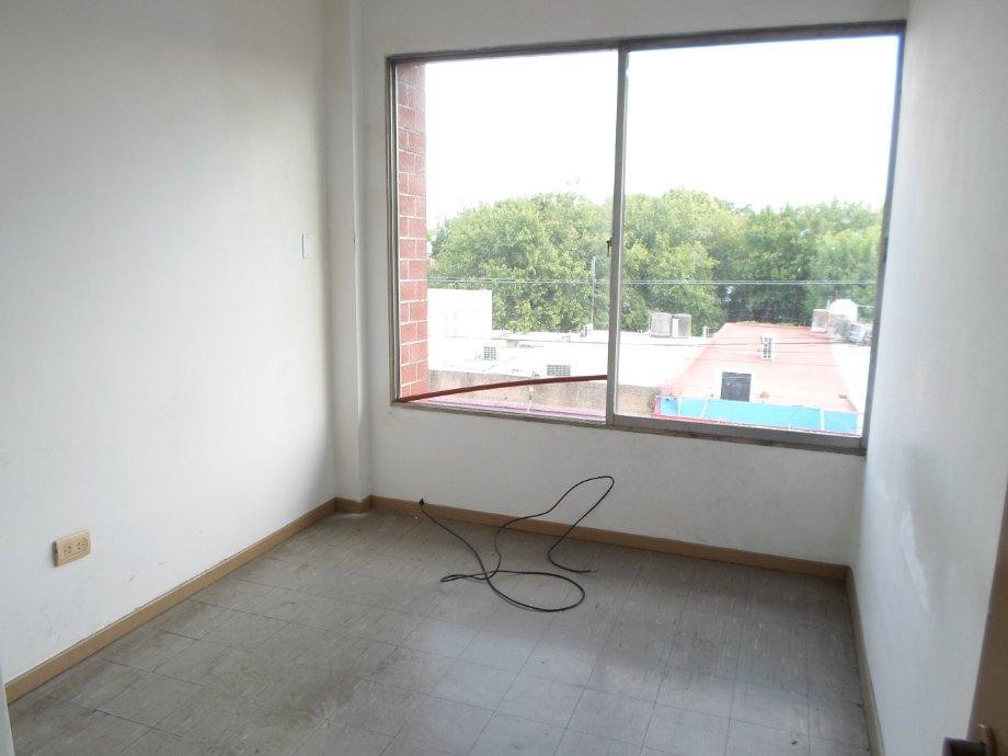 Foto de INMUEBLE COMERCIAL EN VENTA! ZONA CENTRICA DE BURZACO LOCAL + DEPTOS +, imagen 5