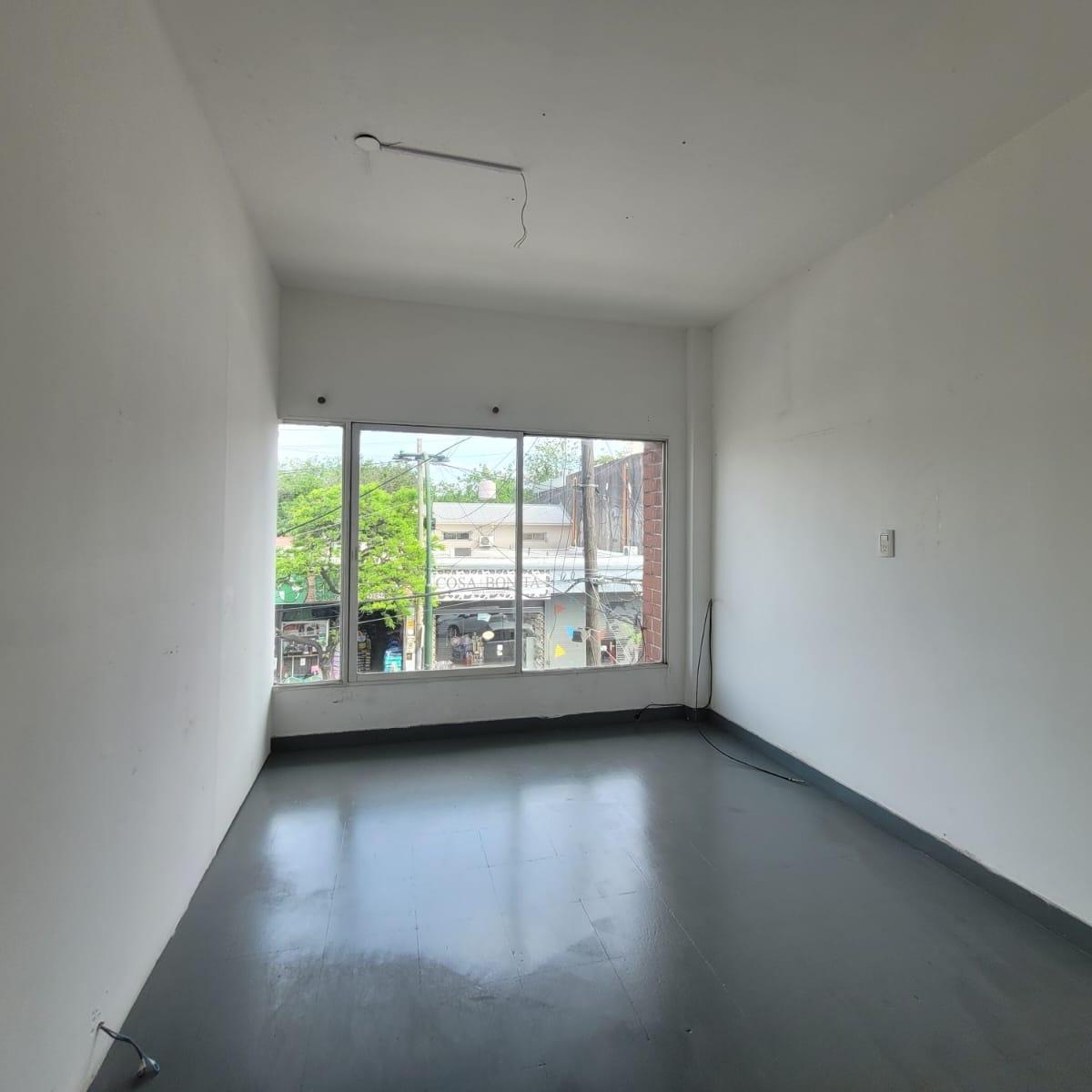 Foto de INMUEBLE COMERCIAL EN VENTA! ZONA CENTRICA DE BURZACO LOCAL + DEPTOS +, imagen 4