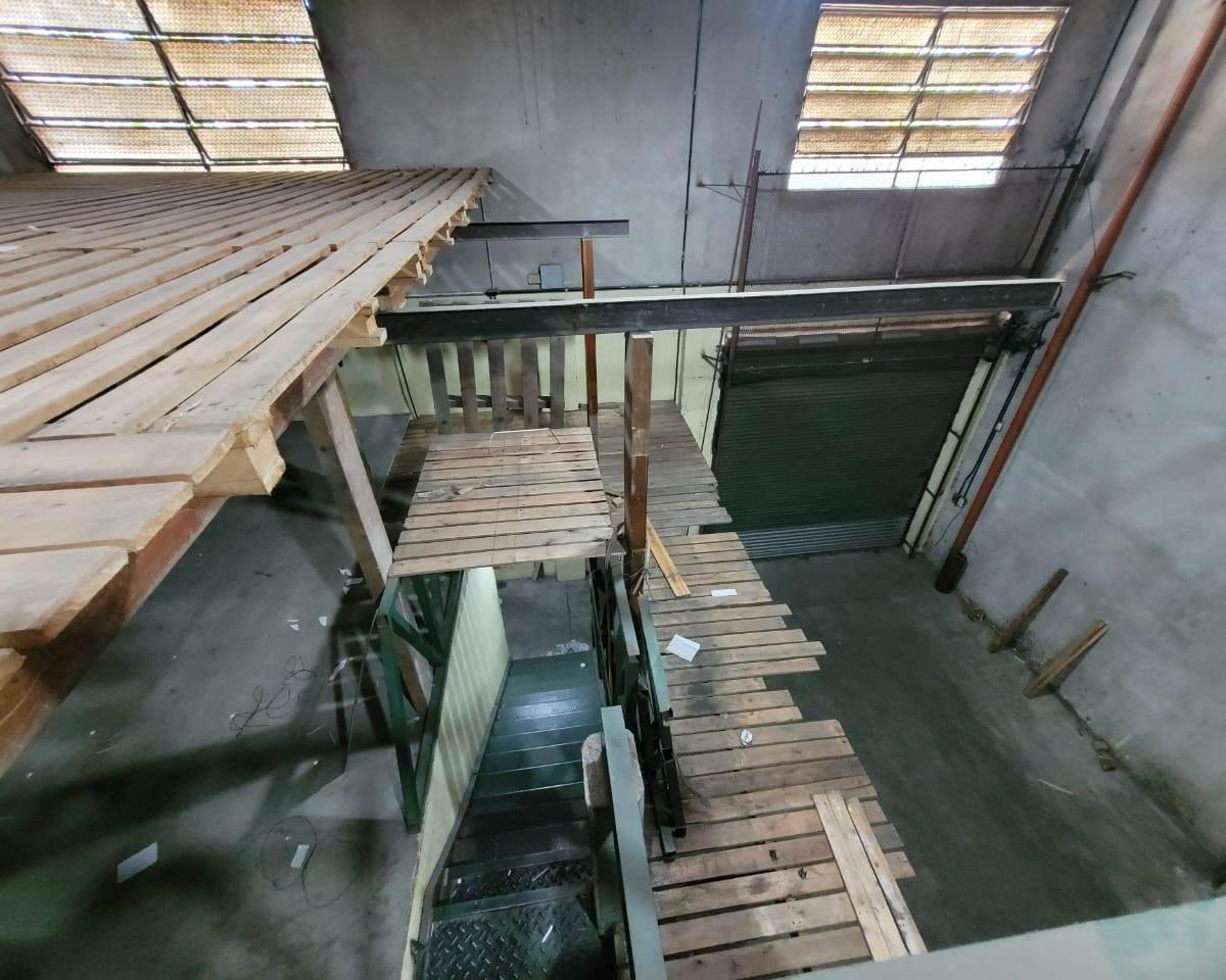 Galpon en Venta Sobre H. Yrigoyen en Burzaco! 5