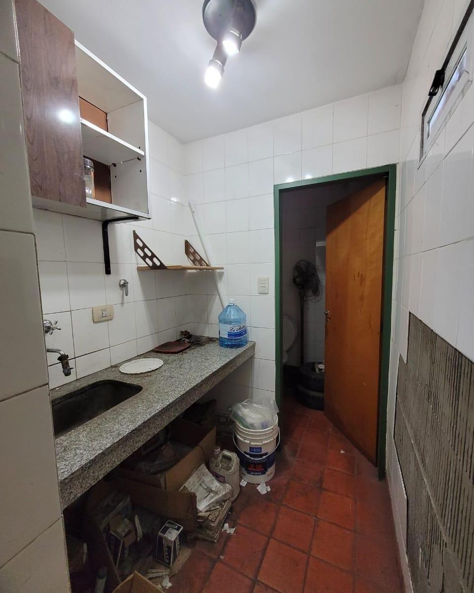 Galpon en Venta Sobre H. Yrigoyen en Burzaco! 3