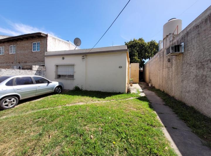 OPORTUNIDAD! NUEVO VALOR! CASA EN MOREL AL 300 - BURZACO
