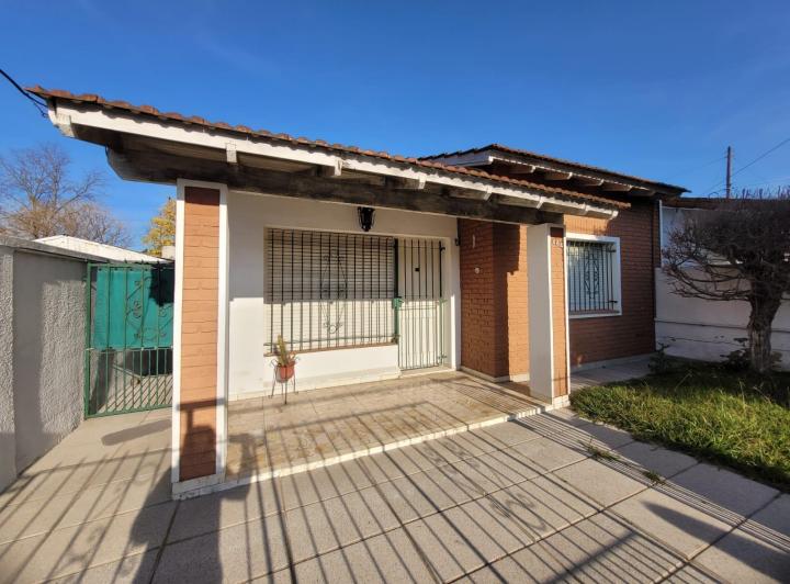 CASA EN ALQUILER ZONA BURZACO! 1