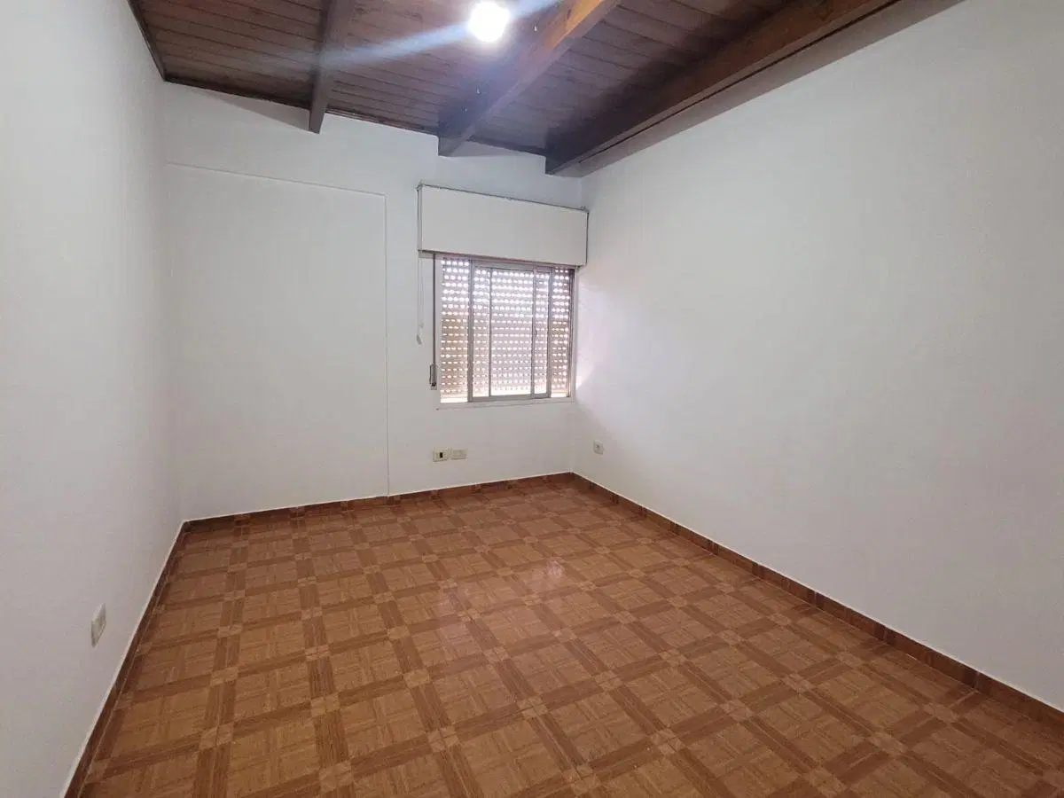 DEPARTAMENTO EN ALQUILER SOBRE AV. H. YRIGOYEN - LONGCHAMPS 4