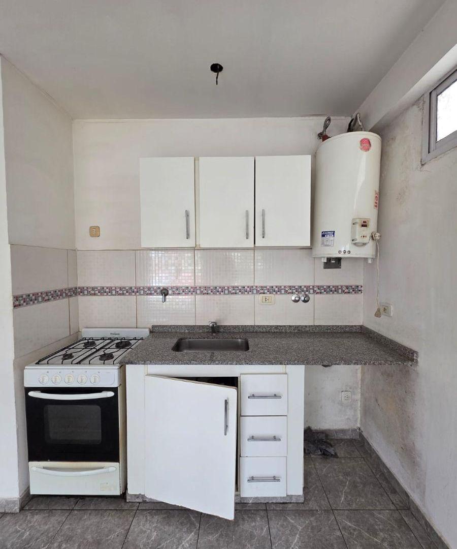 Foto de DEPARTAMENTO EN ALQUILER EN BURZACO! A METROS DE LA ESTACION Y DE LA, imagen 5
