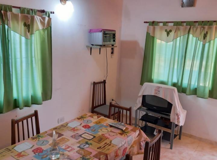 Casa Triplex con balcón UF1 al frente 4