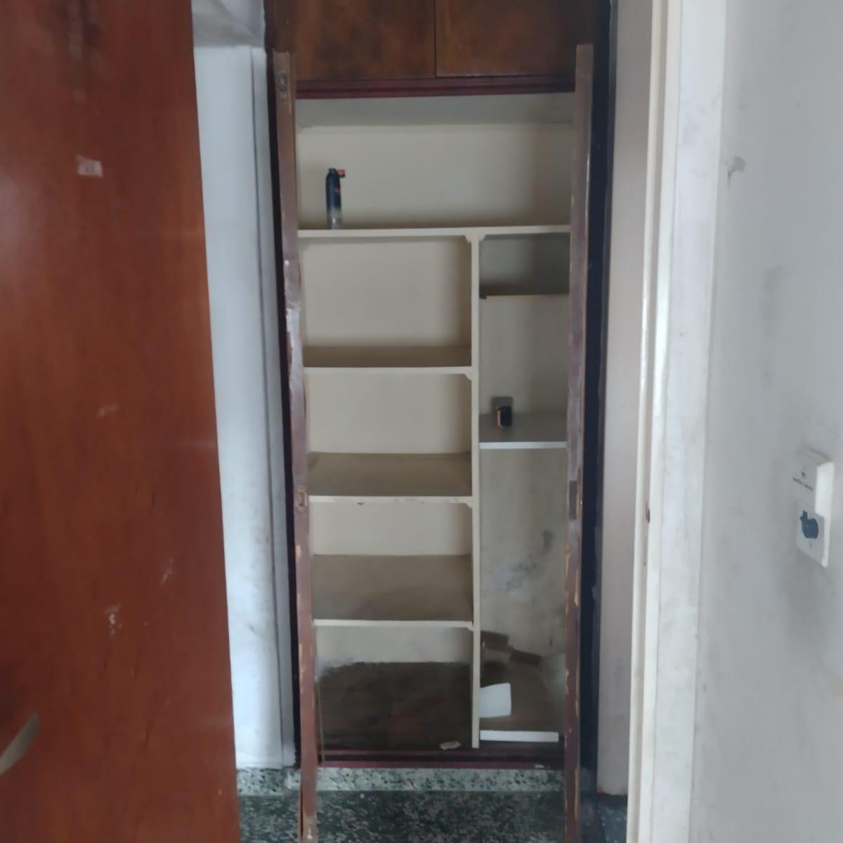 Oportunidad. Venta Departamento a Retocar o Refaccionar 2