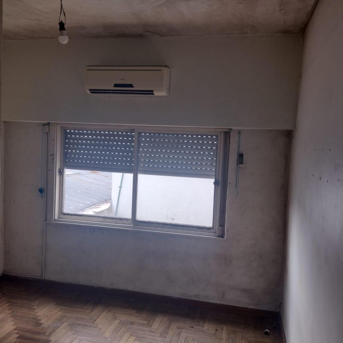 Oportunidad. Venta Departamento a Retocar o Refaccionar 3