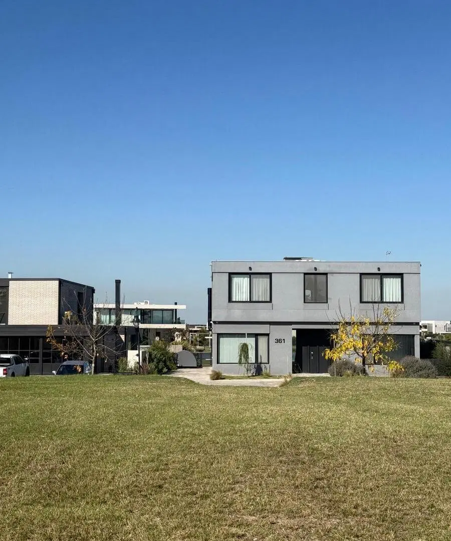 Venta Lote en Barrio Villalobos con vista al Lago 3
