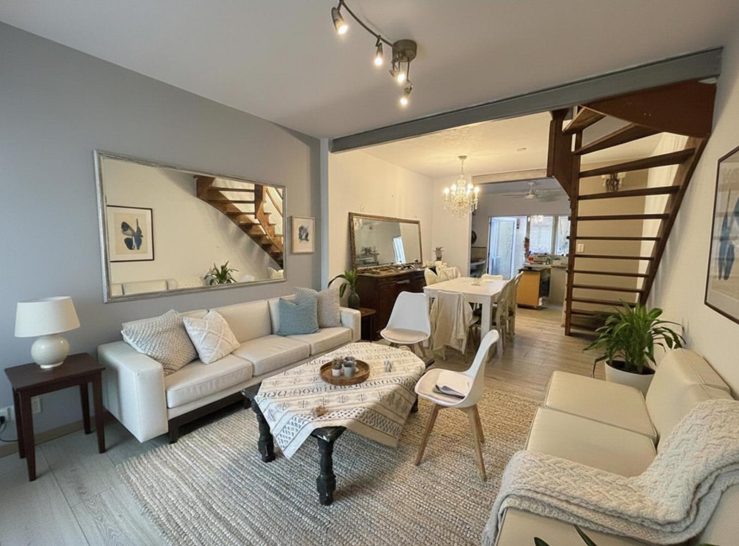 CASA - TRIPLEX en Vicente Lopez - Terraza Propia, 4 dormitorios. VENTA Y ALQUILER
