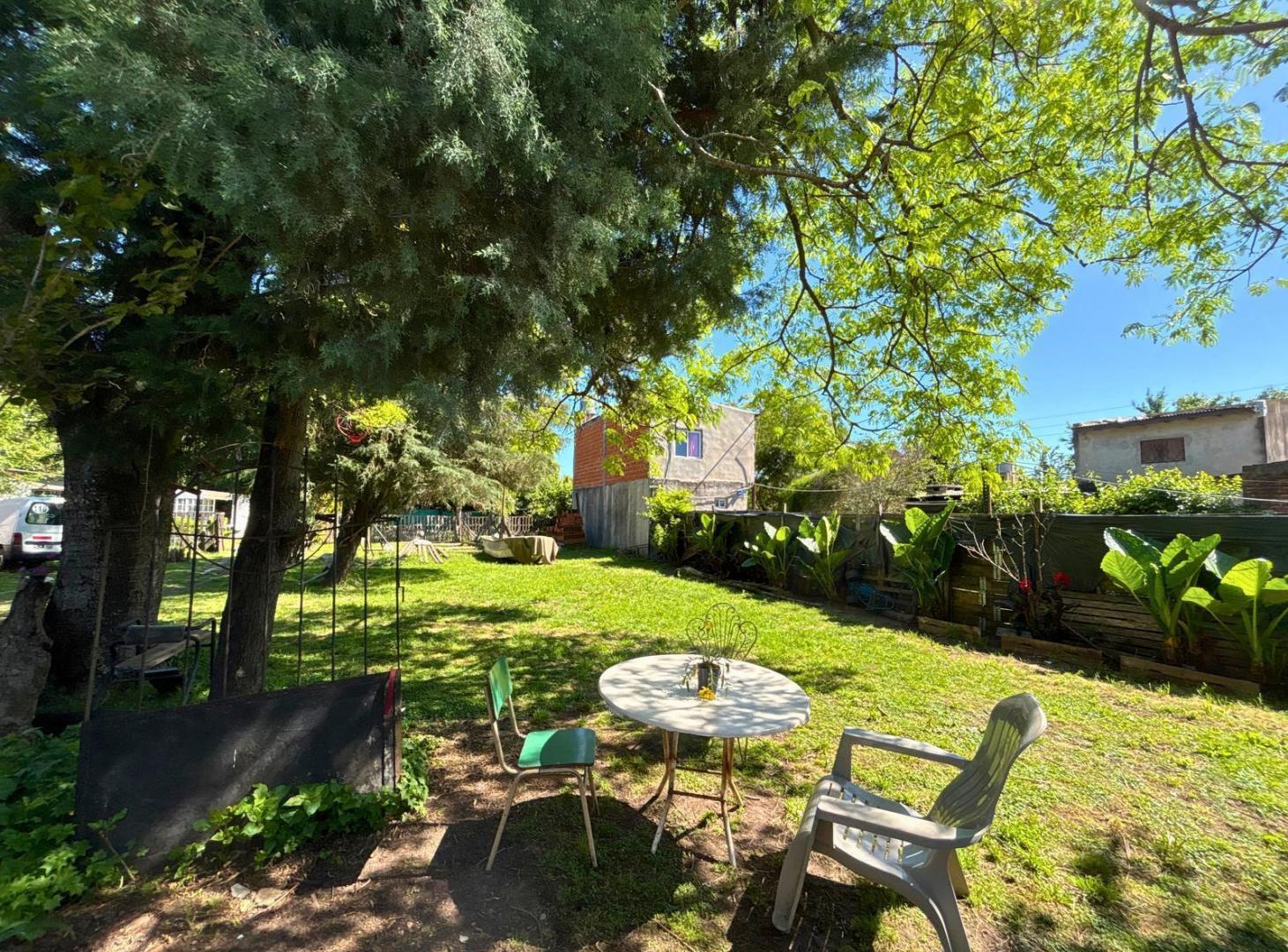 TRIPLE LOTE, GRAN TERRENO, EN MATHEU, ESCOBAR. CASA A REFACCIONAR
