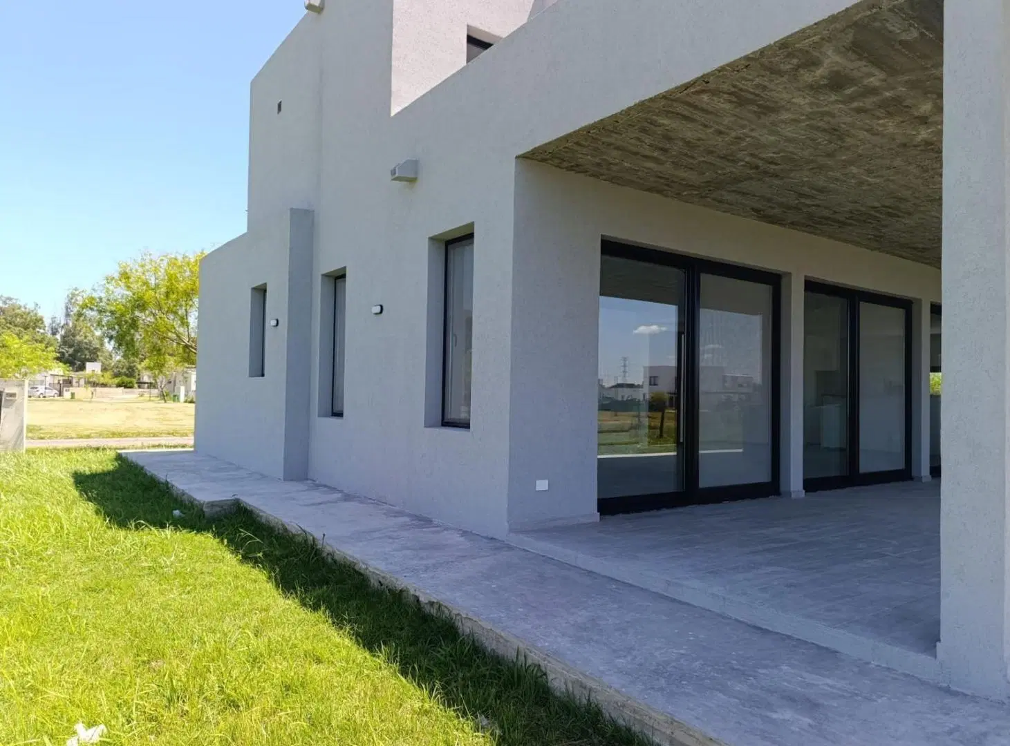 Venta/Alquiler Casa Barrio El Ensueño 3