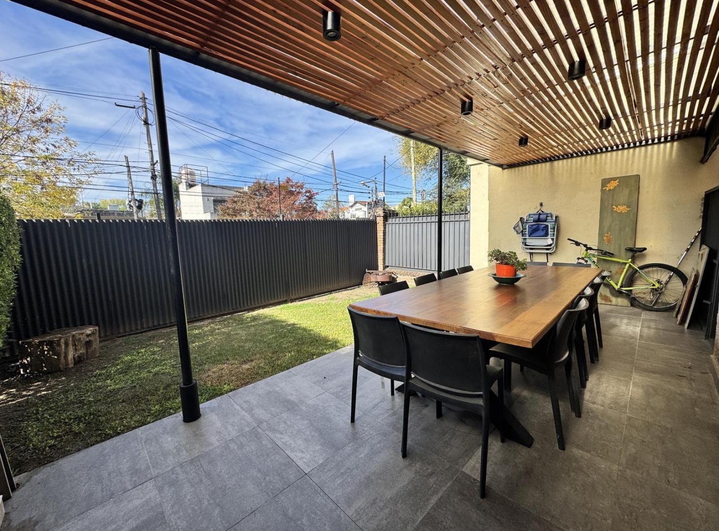 Foto de Venta Triplex de 4 Ambientes con Jardín -barrio privado Lomas de San, imagen 4
