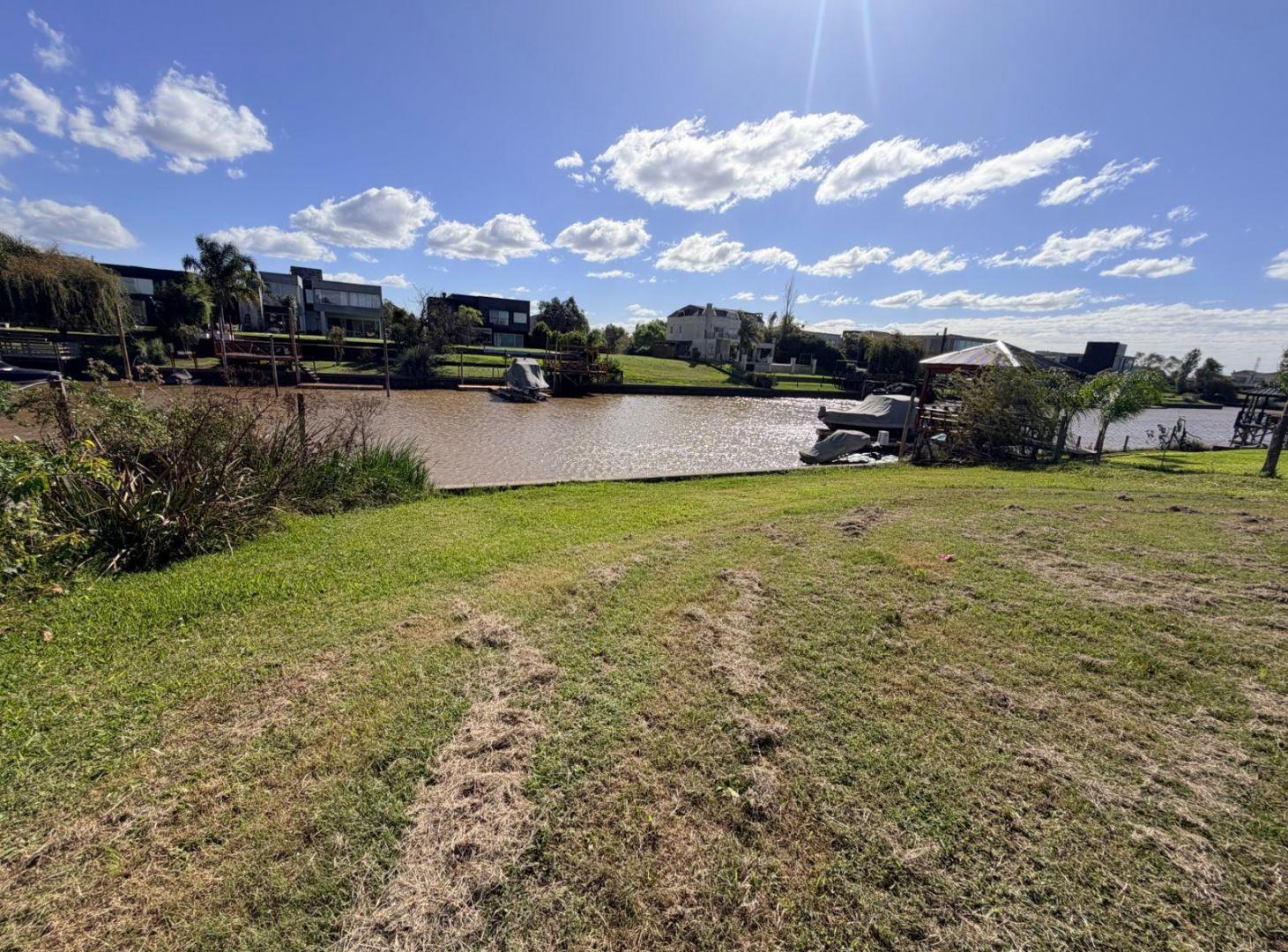 Venta de Lote con amarra Barrio Nautico San Marco