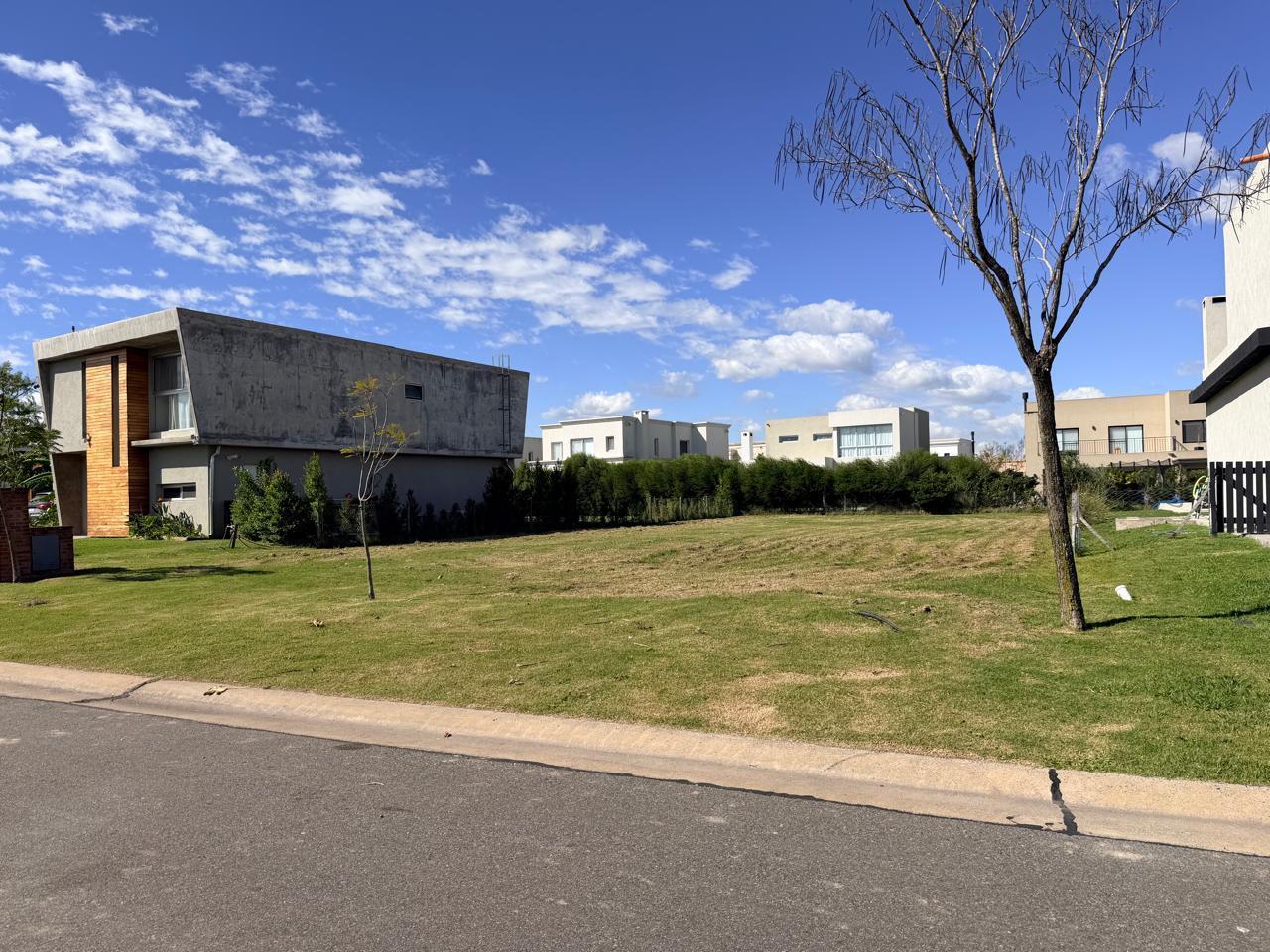 Venta de Terreno en Barrio Los Ceibos - Puertos