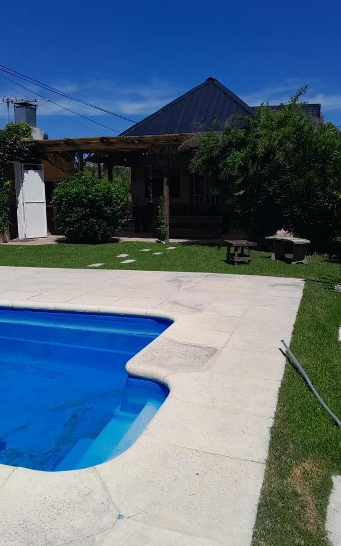 Foto de Casa en Venta en Parque Sakura, con pileta, quincho y espacio verde, imagen 2