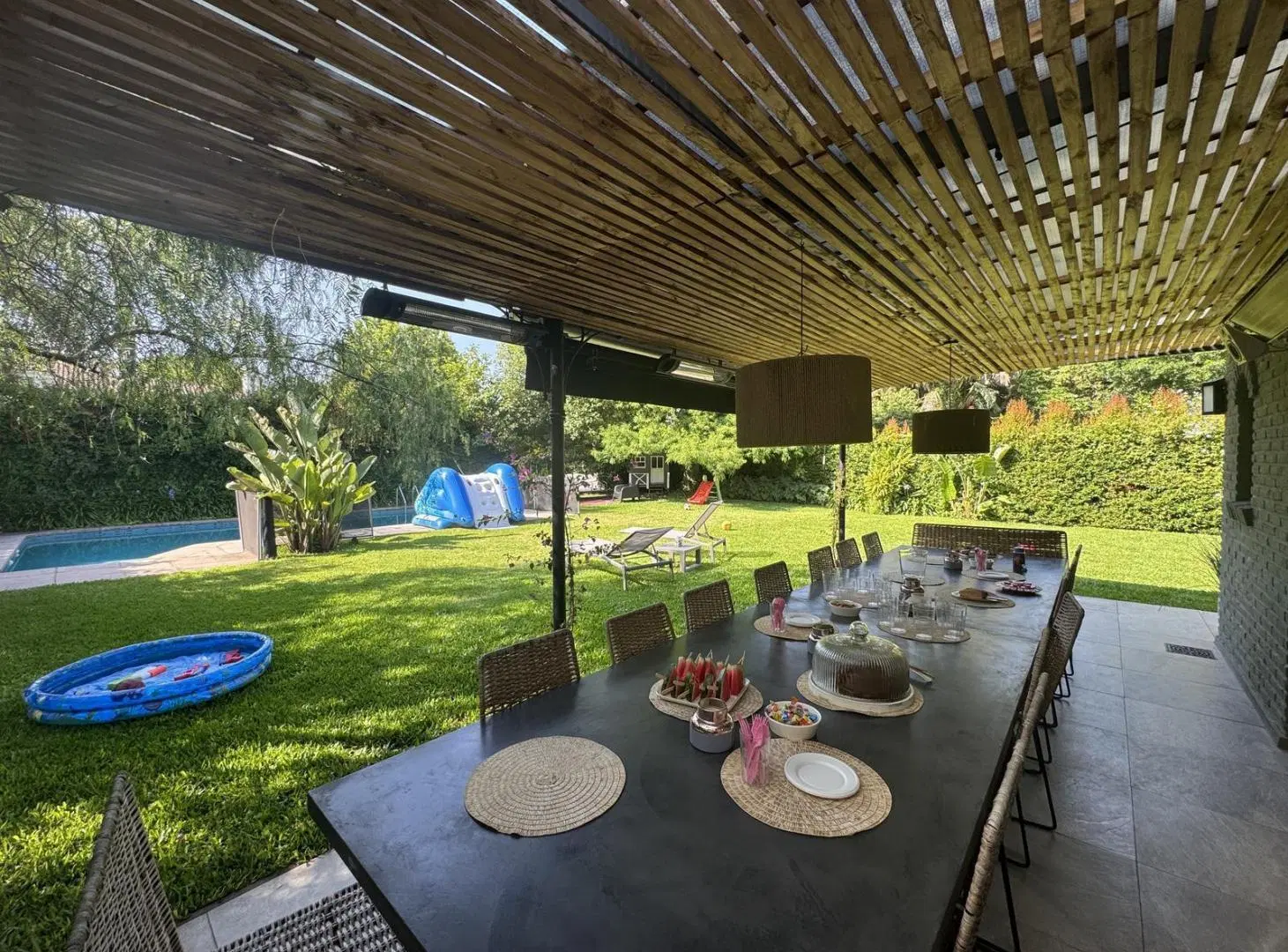 Alquiler  Exclusiva Casa en  San Isidro Chico | 4 Dormitorios (3 en Suite)   Dependencia | 2