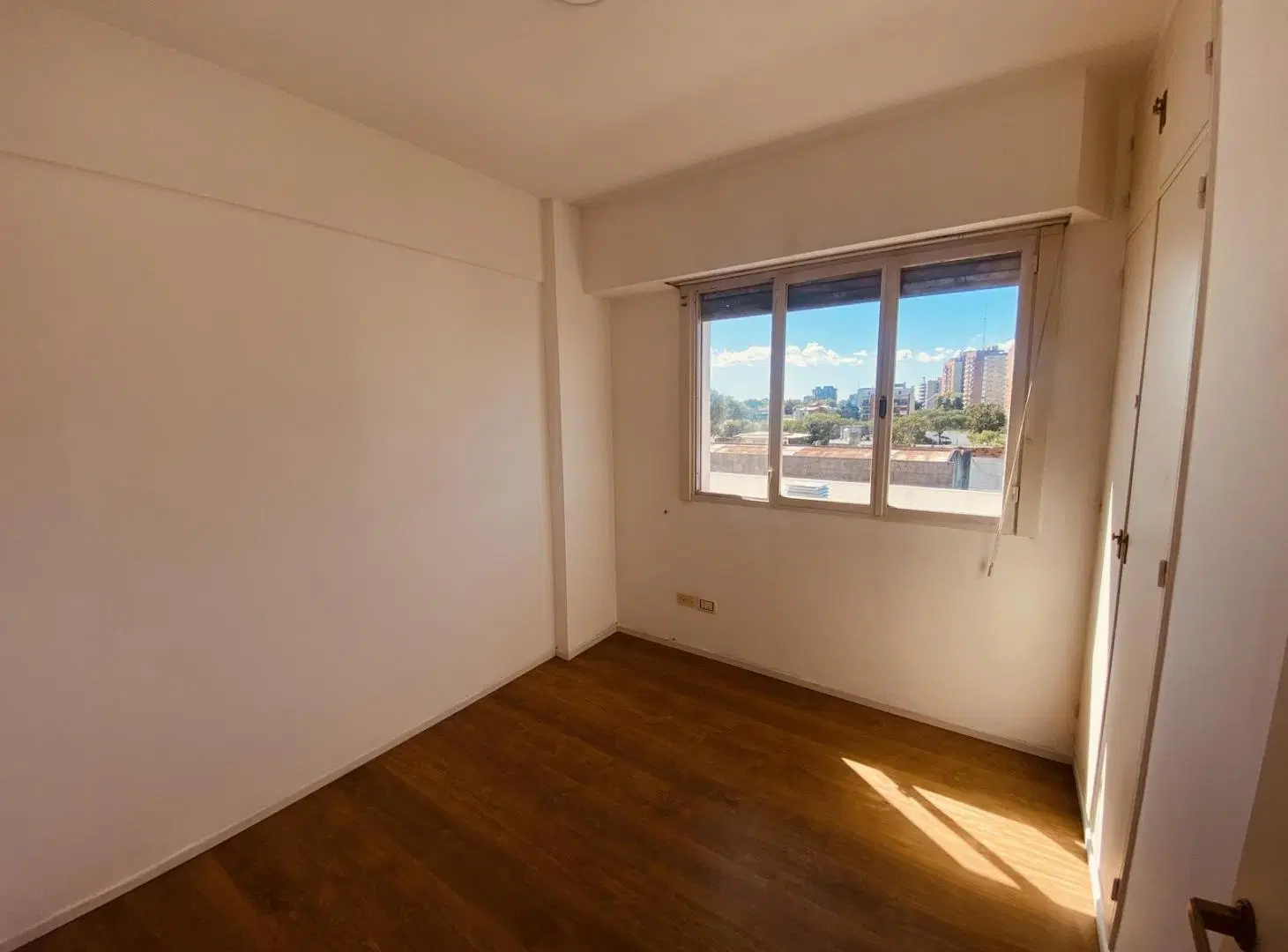 Departamento San Isidro centro 4 ambientes 5