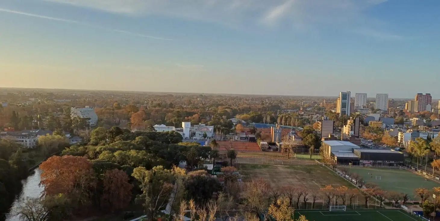 Venta departamento monoambiente con balcón terraza en Tigre 3