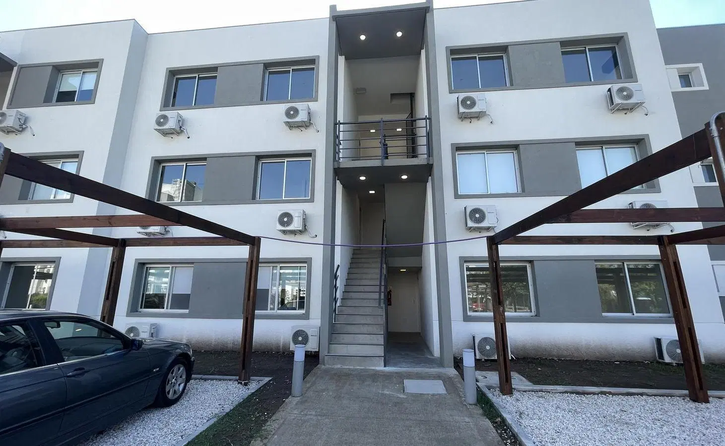 Departamento en venta con cochera, balcón y parrilla 3 ambientes en Lagoon Pilar 3