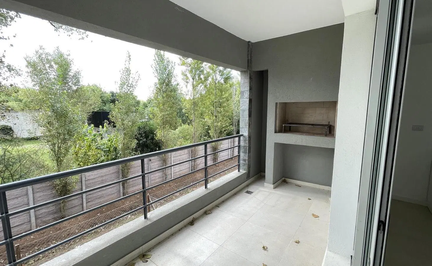 Departamento en venta con cochera, balcón y parrilla 3 ambientes en Lagoon Pilar 2
