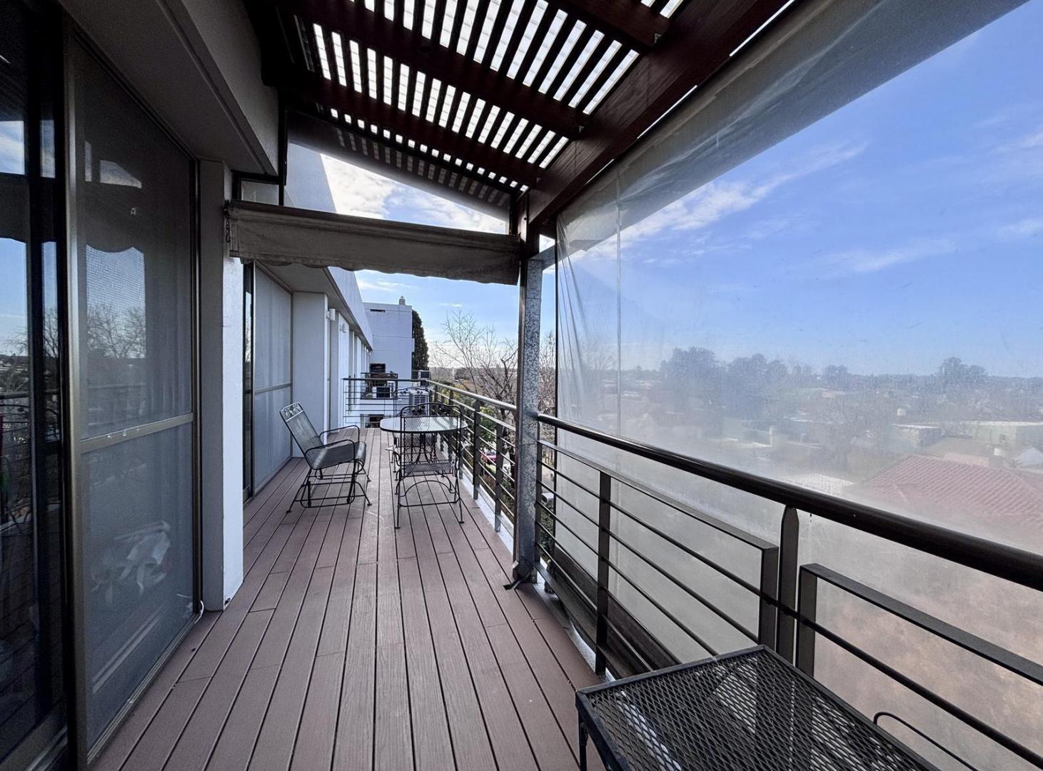 Foto de Departamento en venta 4 ambientes - Dos Cocheras y dependencia, imagen 4