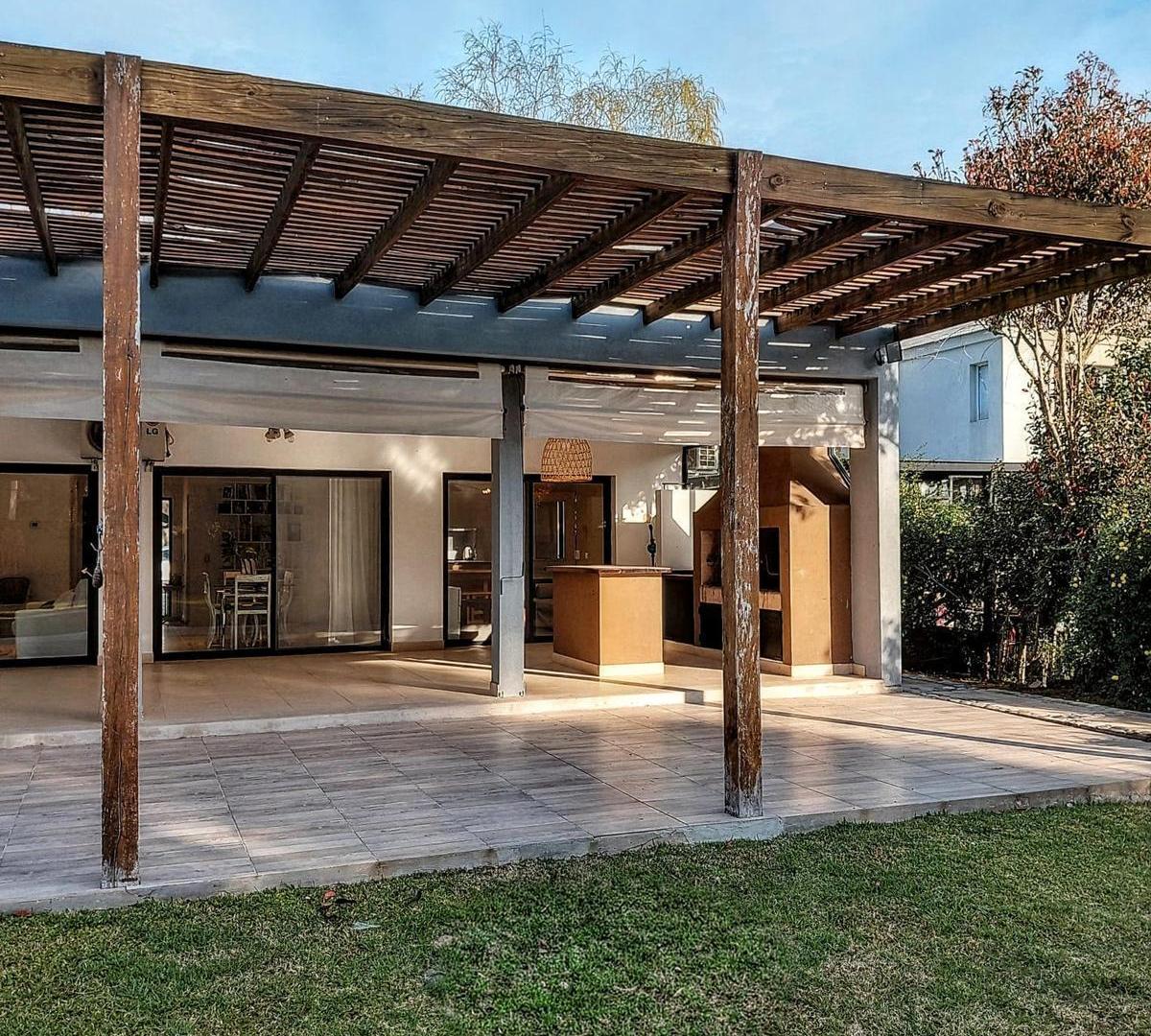 Foto de Venta Casa Barrio Cerrado, imagen 3