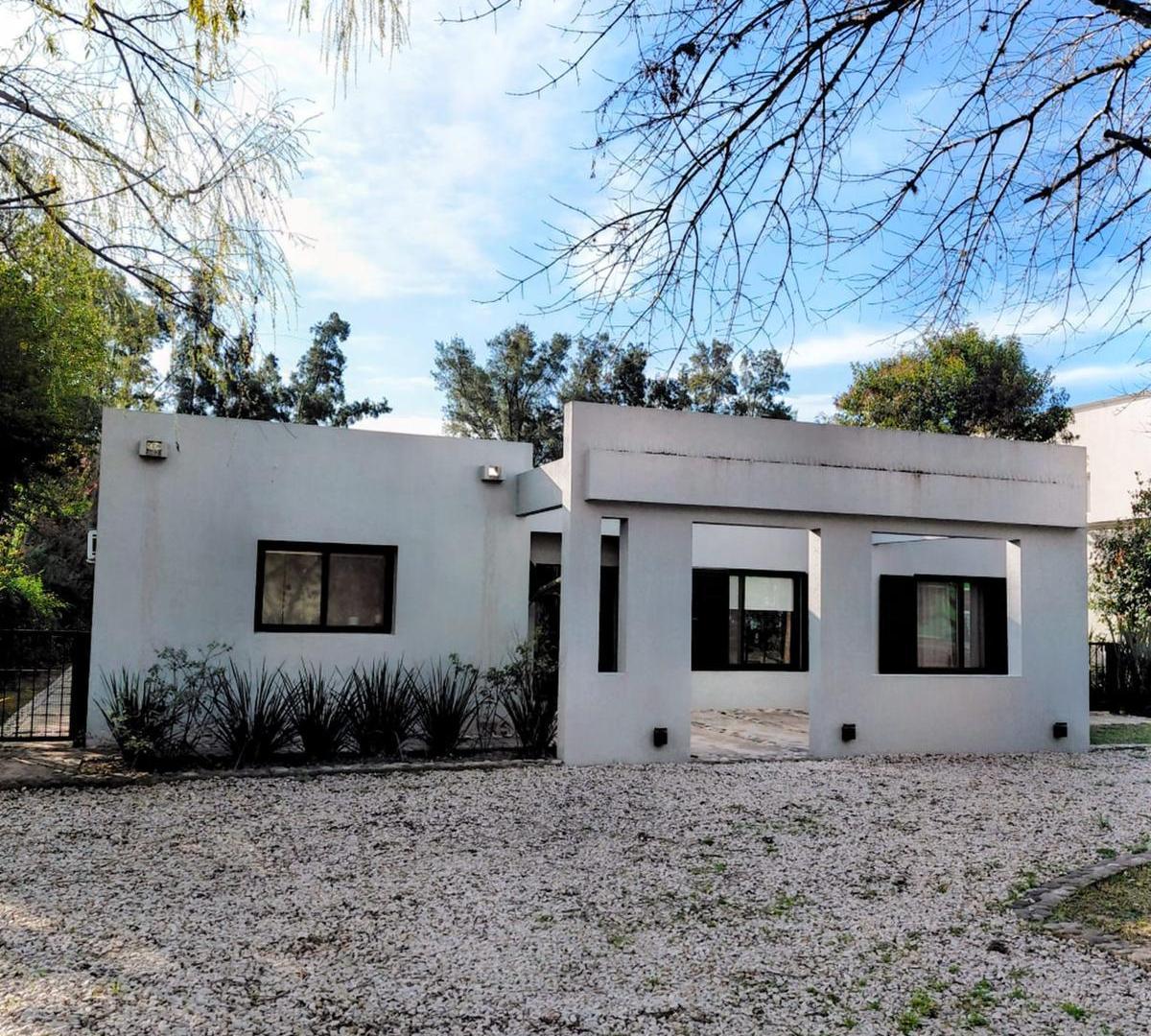 Foto de Venta Casa Barrio Cerrado, imagen 1