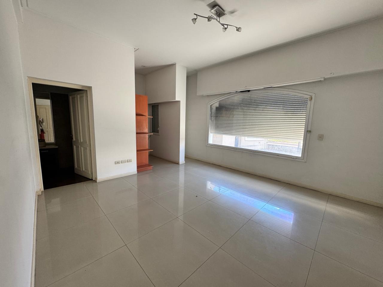 Foto de Venta casa , 8 amb, con jardin y piscina, Haedo, imagen 5
