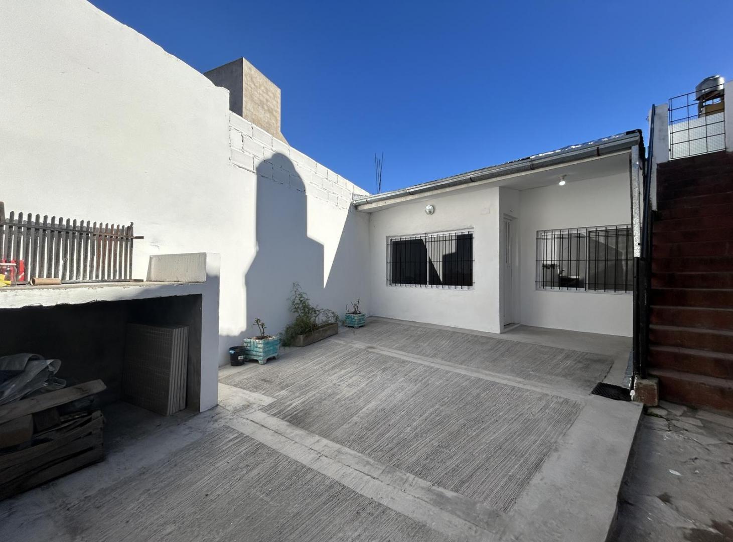 Foto de CASA TIPO PH 2 AMB. - SIN EXPENSAS - OPORTUNIDAD INVERSOR, imagen 2