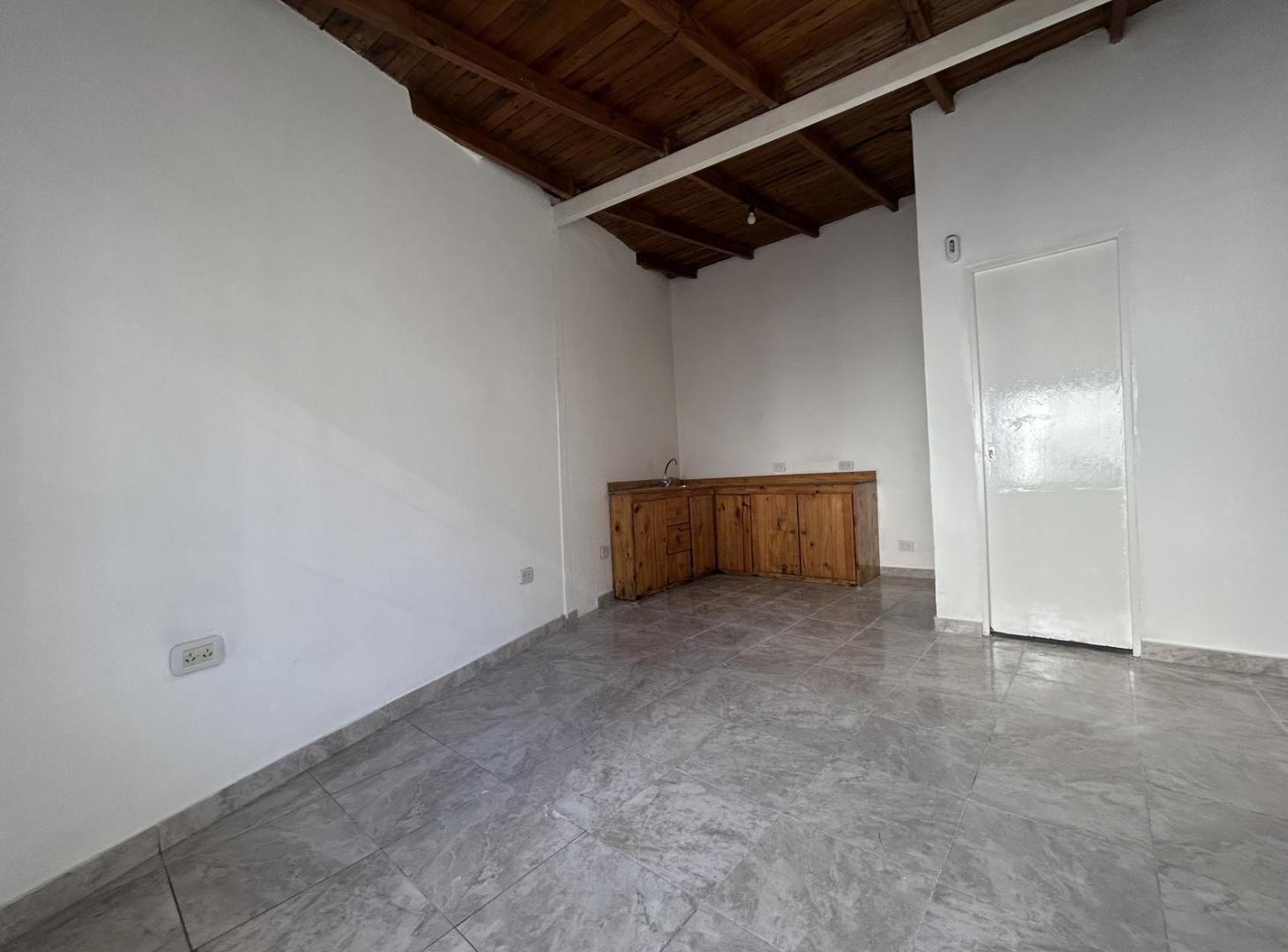 Foto de CASA TIPO PH 2 AMB. - SIN EXPENSAS - OPORTUNIDAD INVERSOR, imagen 4