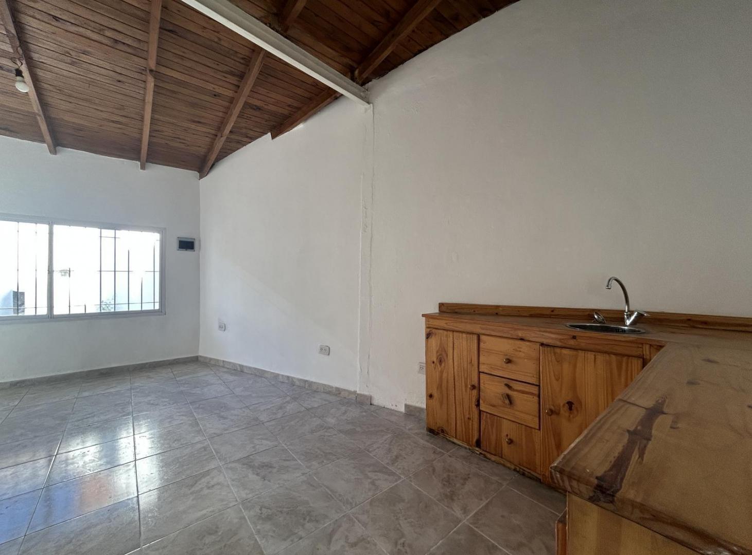 Foto de CASA TIPO PH 2 AMB. - SIN EXPENSAS - OPORTUNIDAD INVERSOR, imagen 5