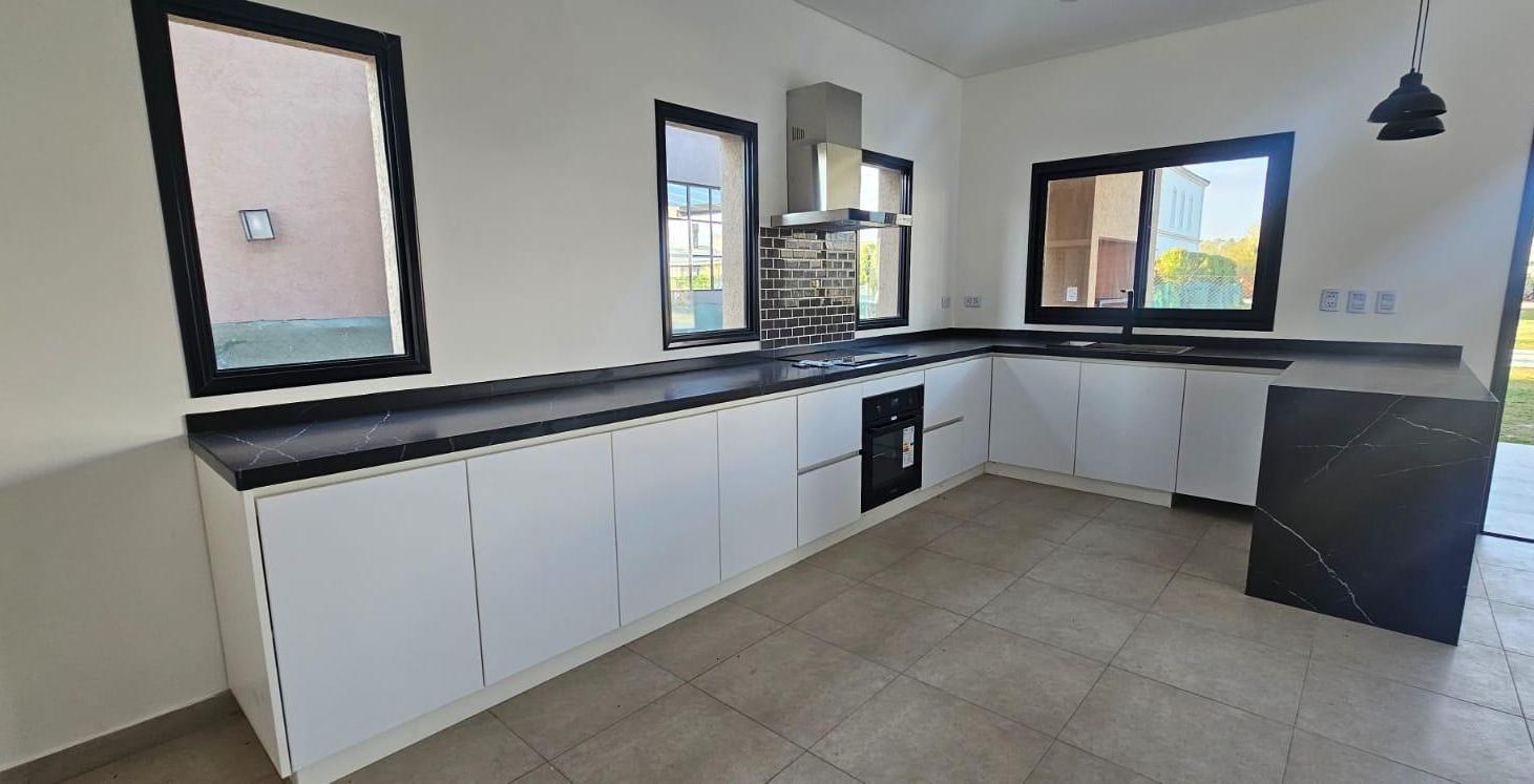 Foto de Venta Casa 4 ambientes,con piscina,a estrenar, Tigre, Vila Marina, imagen 2
