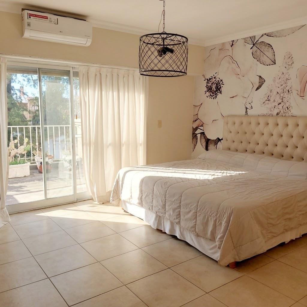Foto de VENTA Casa 6 ambientes con jardín y pileta. Barrio Cerrado , Benavidez, imagen 3