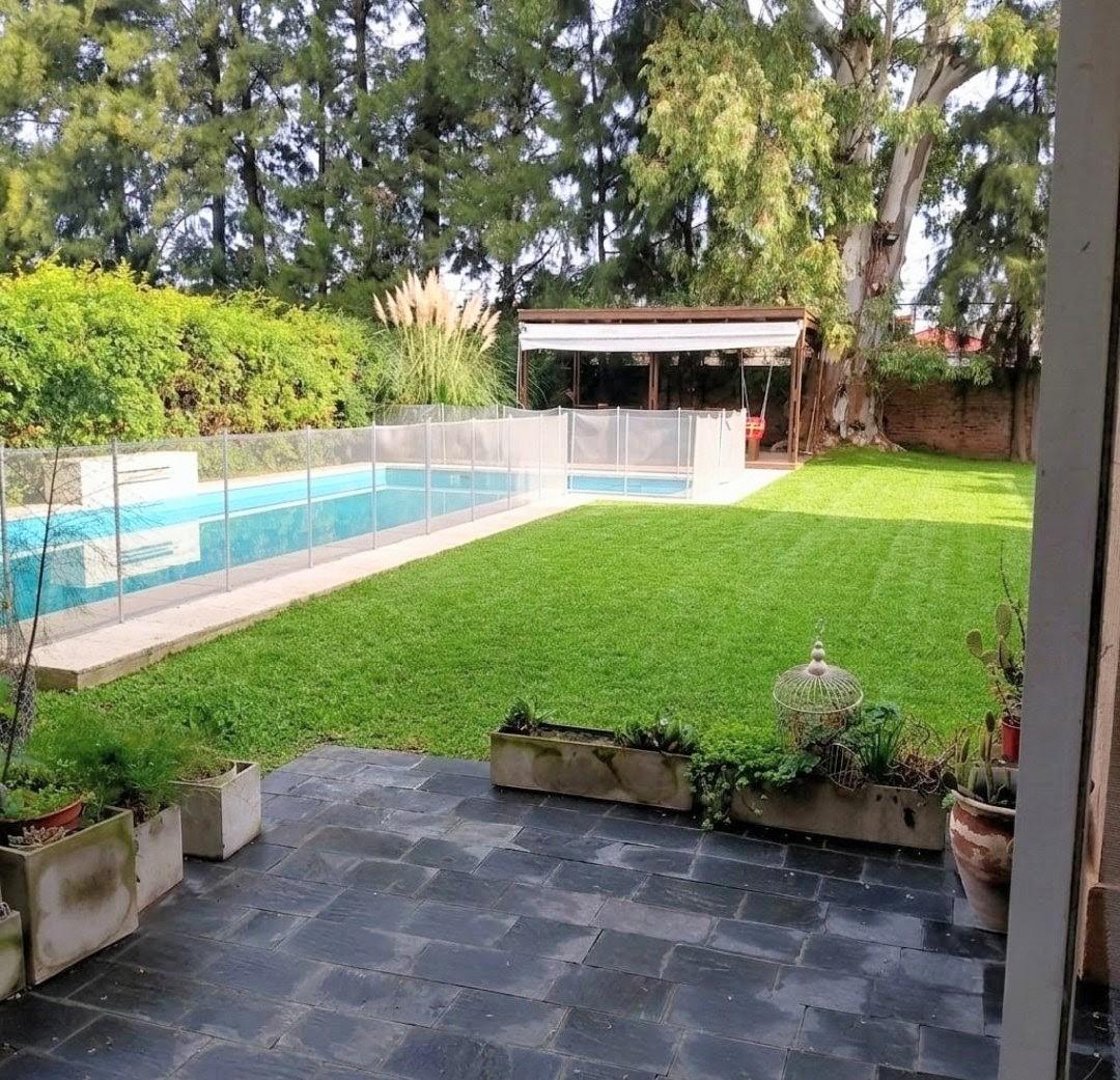 Foto de VENTA Casa 6 ambientes con jardín y pileta. Barrio Cerrado , Benavidez, imagen 2
