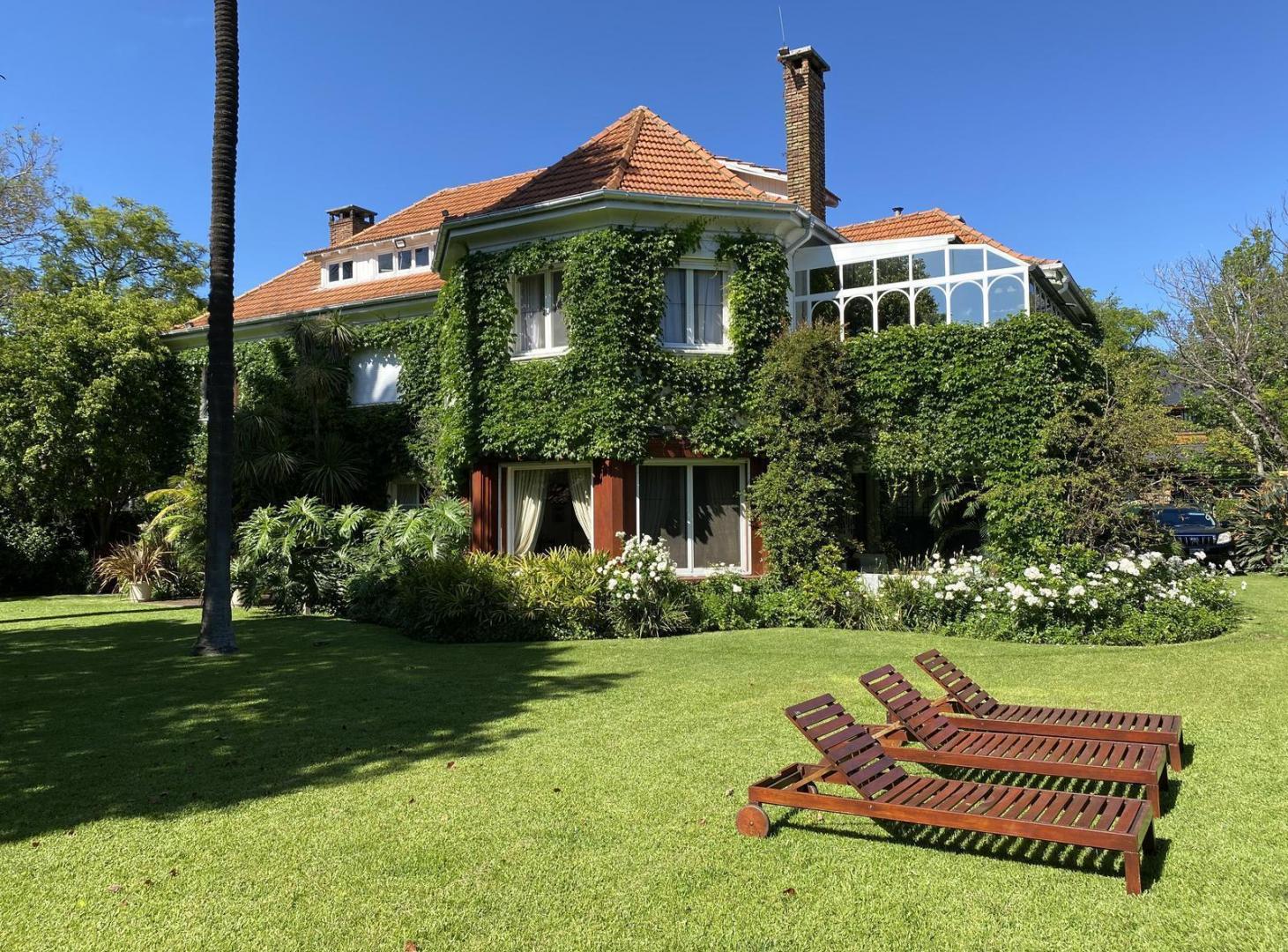Foto de Espectacular casa en venta en Martínez, San Isidro. Muy buena ubicación., imagen 1