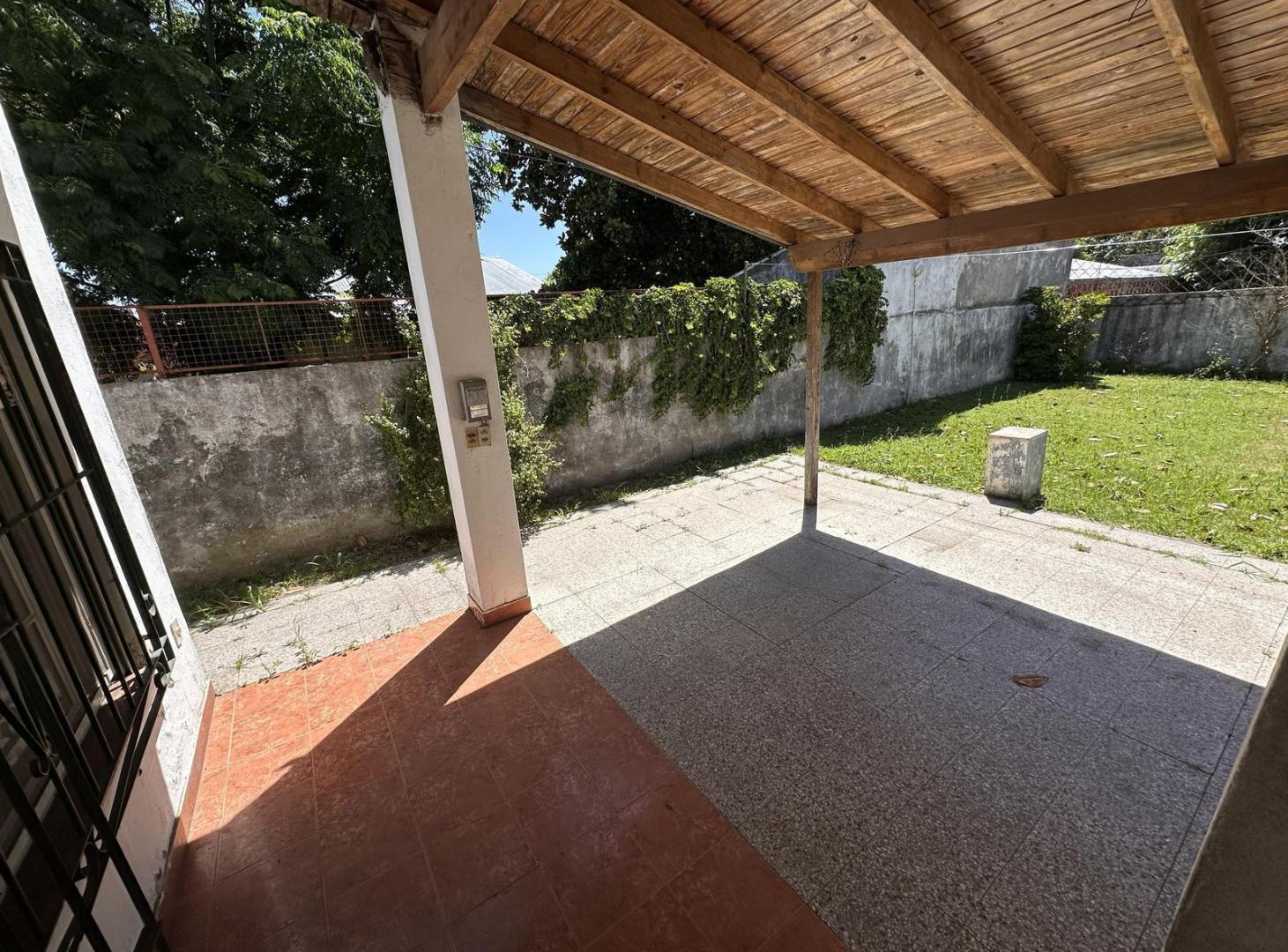 Foto de Venta Casa 3 ambientes con jardín en Claypole, imagen 4