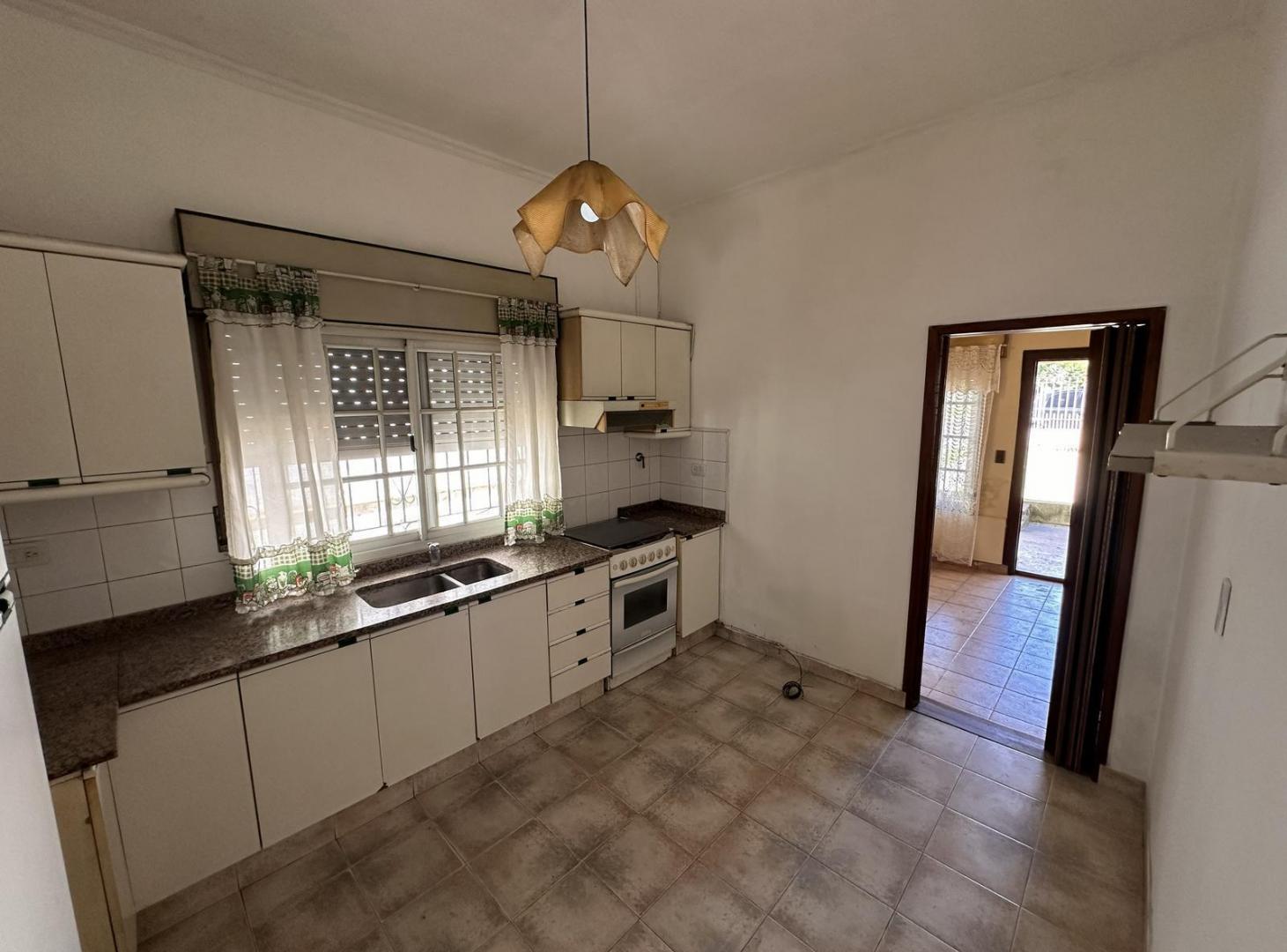 Foto de Venta Casa 3 ambientes con jardín en Claypole, imagen 3
