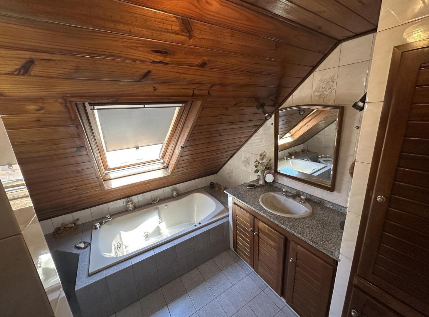 Foto de Venta Casa 6 ambientes con gran jardín en Claypole, imagen 4