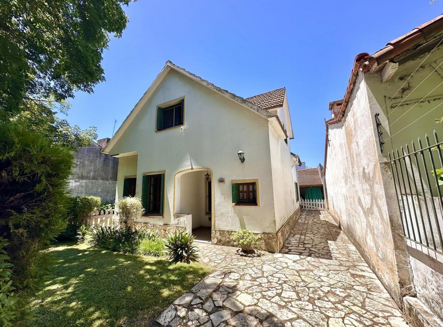 Foto de Venta Casa 6 ambientes con gran jardín en Claypole, imagen 2