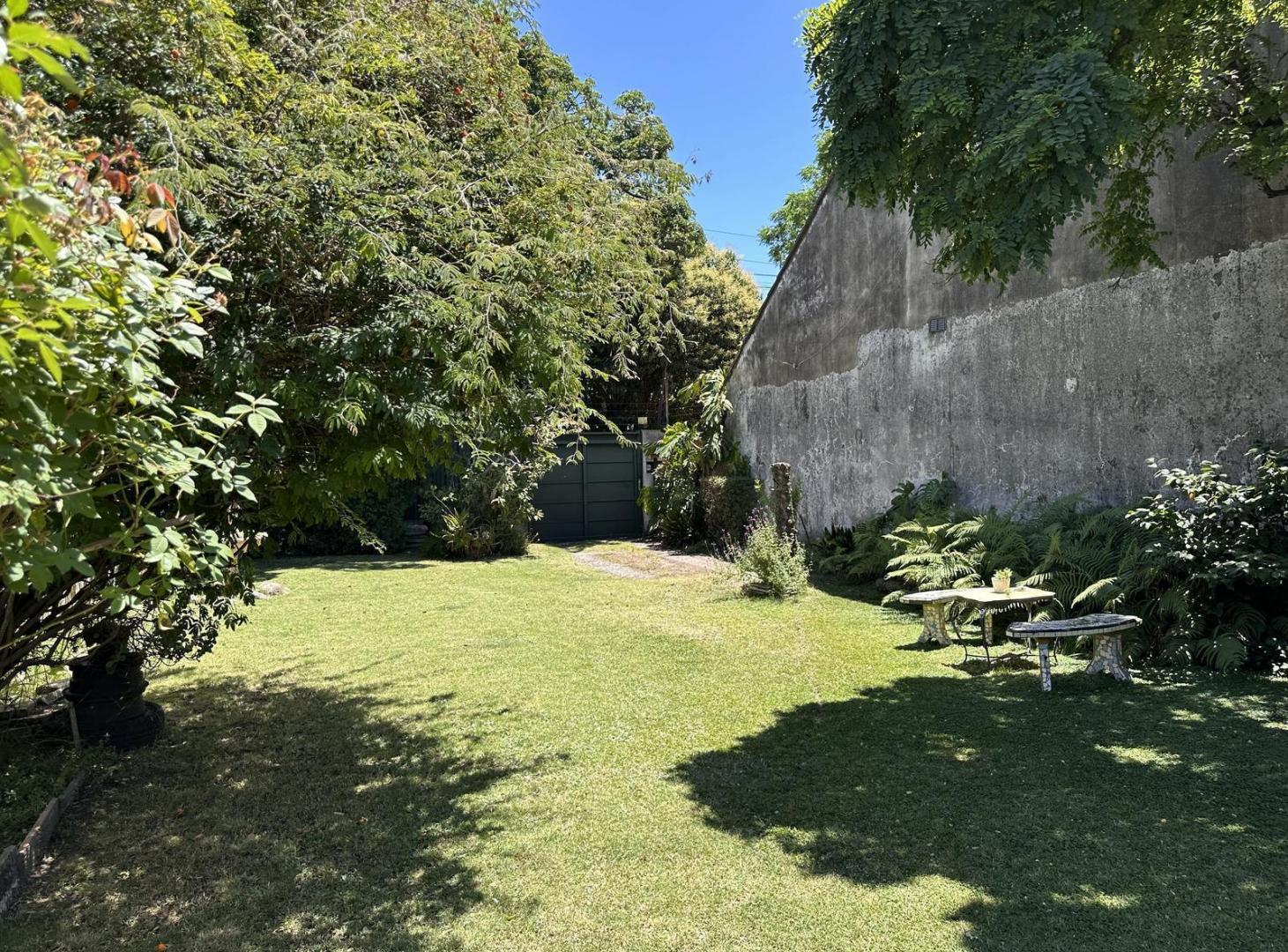 Foto de Venta Casa 6 ambientes con gran jardín en Claypole, imagen 3