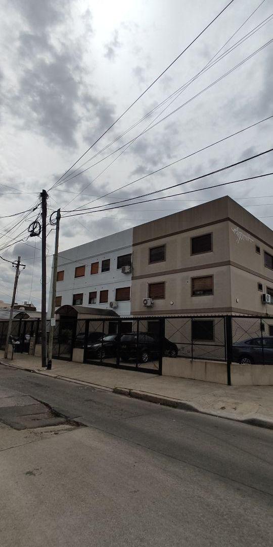 DEPARTAMENTO 2 AMBIENTES CON PATIO PROPIO – PLANTA BAJA
