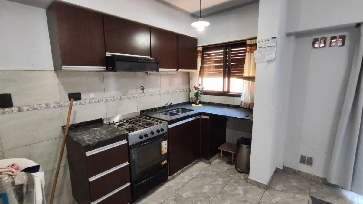 Foto de DPTO DE 2 AMBIENTES CON PATIO PROPIO Y 2 AIRES ACOND., imagen 4