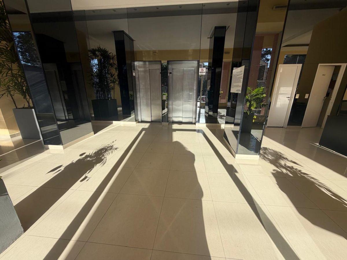 Foto de EXCELENTE DEPARTAMENTO DE 2 AMBIENTES EN PISO 12, imagen 4
