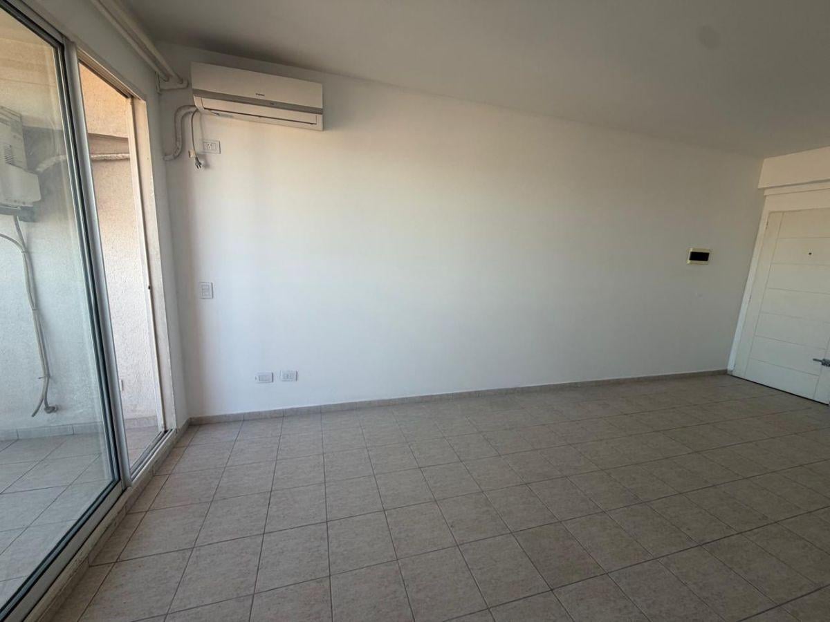 Foto de EXCELENTE DEPARTAMENTO DE 2 AMBIENTES EN PISO 12, imagen 3